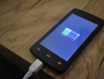 Flash Charge lädt Smartphone-Akku schnell auf